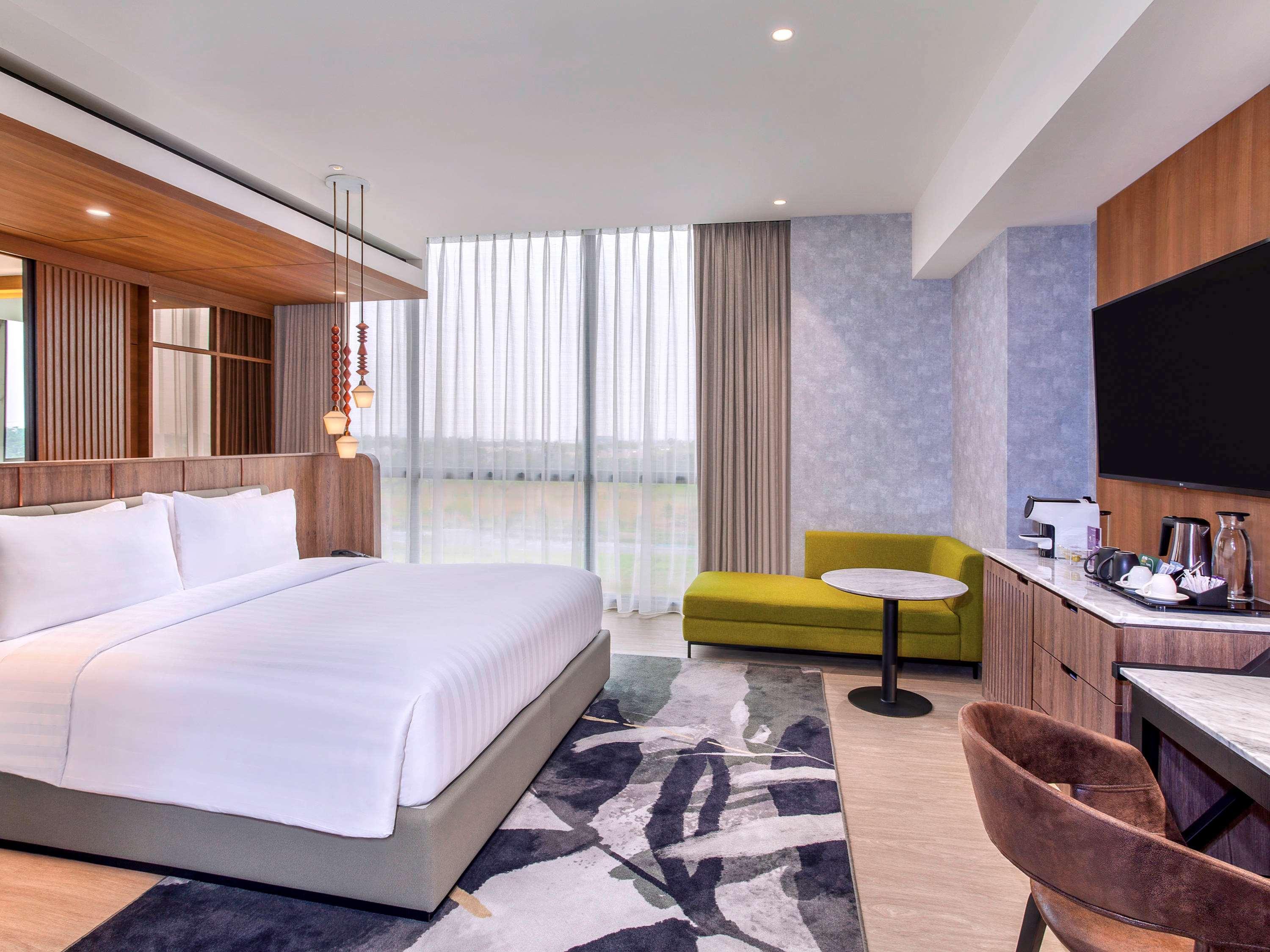 Mercure Tangerang Bsd City Hotel Buitenkant foto