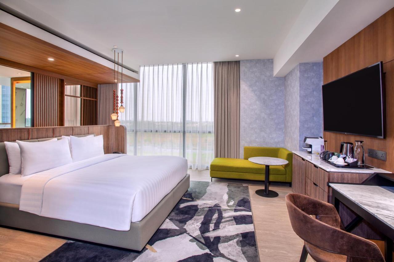 Mercure Tangerang Bsd City Hotel Buitenkant foto